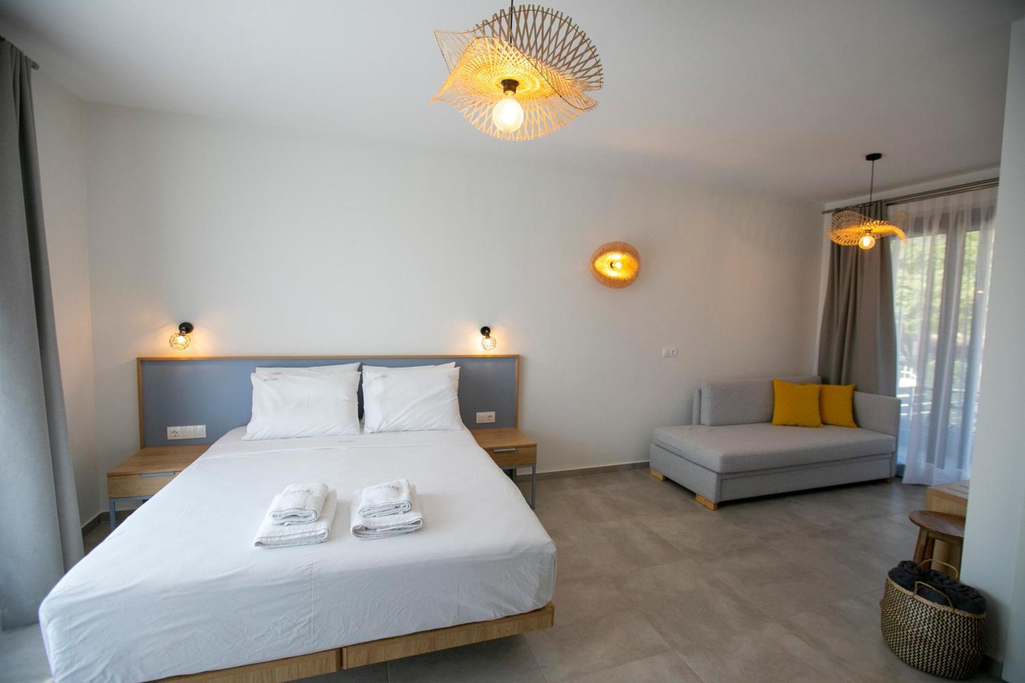 Arodo Suites Nea Iraklitsa Exterior photo