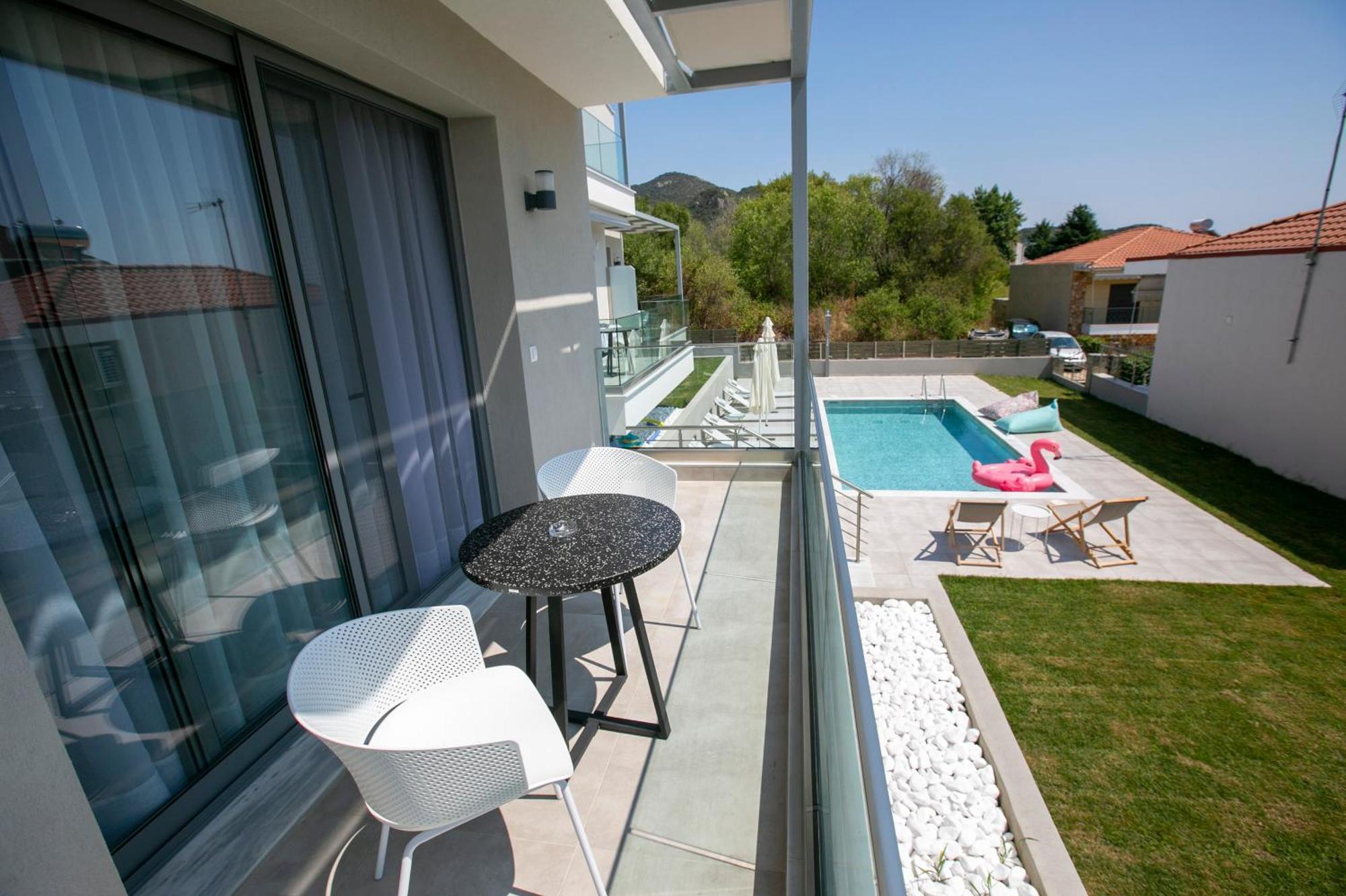 Arodo Suites Nea Iraklitsa Exterior photo